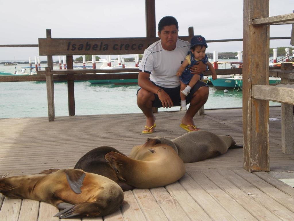 Hostal La Gran Tortuga Puerto Villamil Ngoại thất bức ảnh