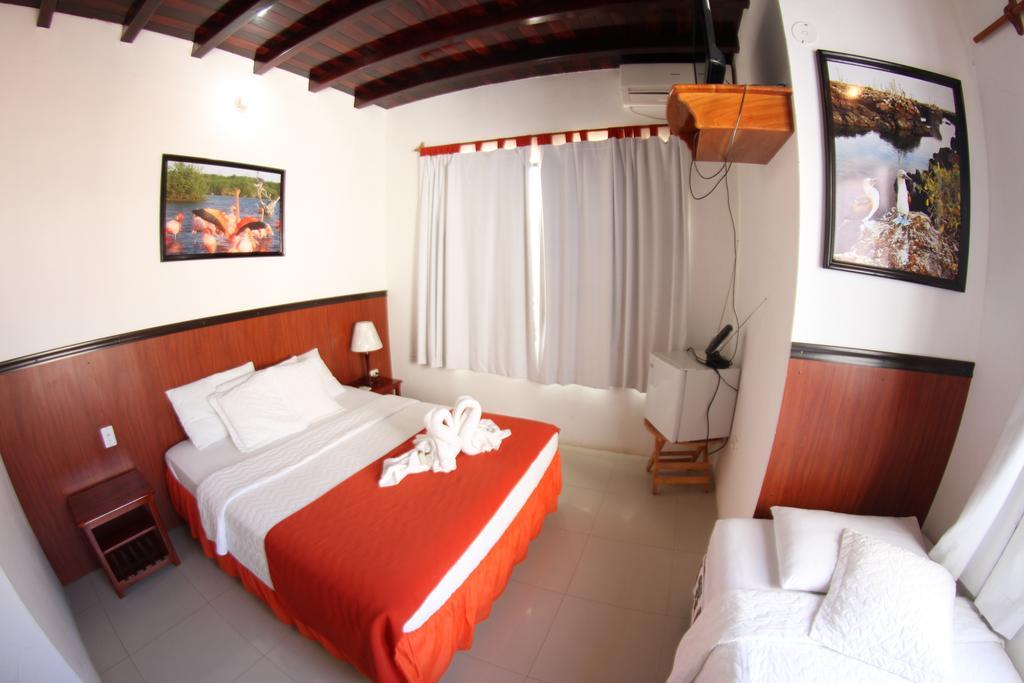 Hostal La Gran Tortuga Puerto Villamil Ngoại thất bức ảnh