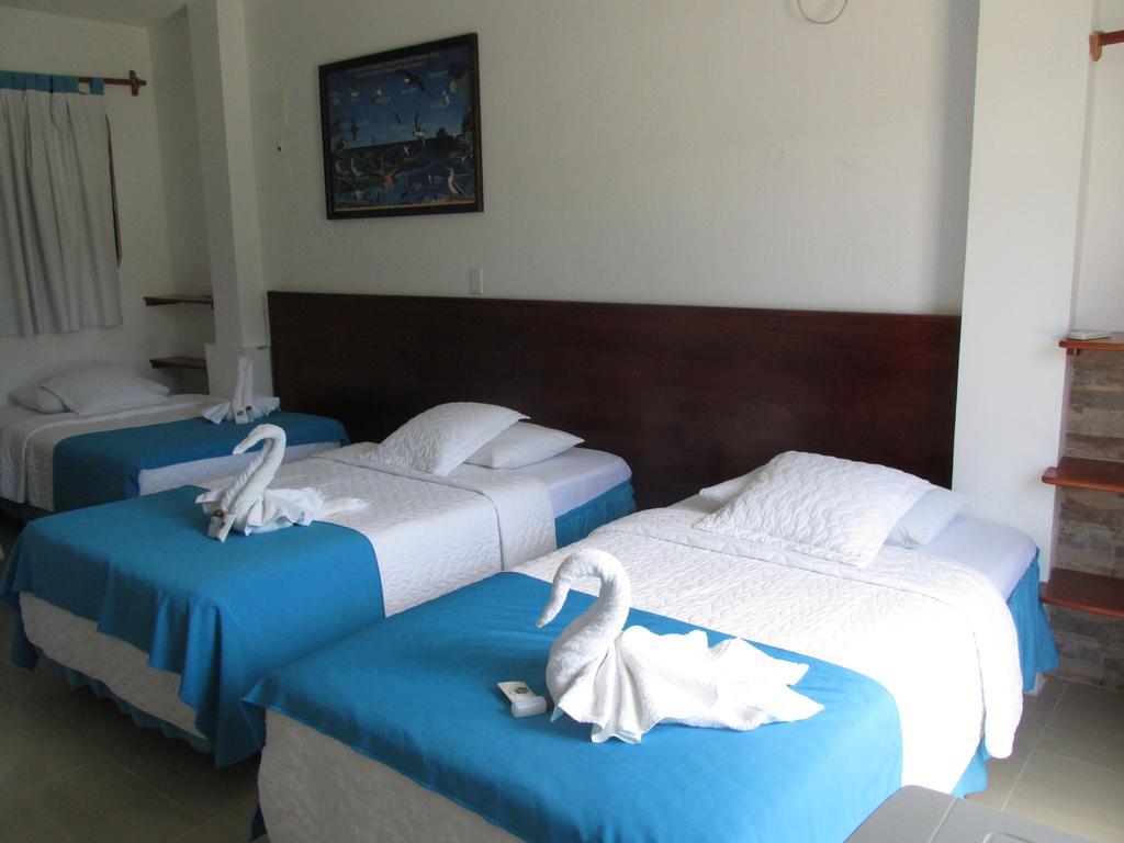 Hostal La Gran Tortuga Puerto Villamil Ngoại thất bức ảnh