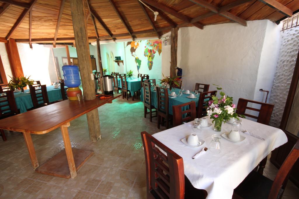 Hostal La Gran Tortuga Puerto Villamil Ngoại thất bức ảnh
