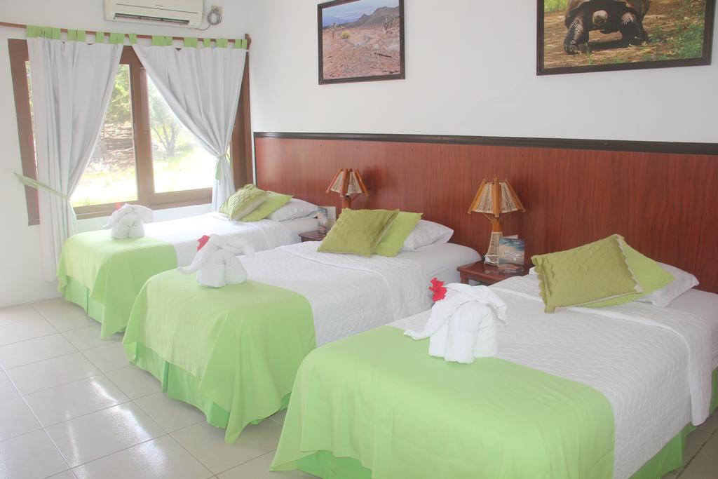 Hostal La Gran Tortuga Puerto Villamil Ngoại thất bức ảnh