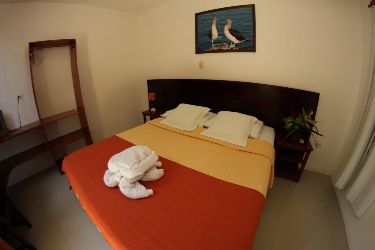 Hostal La Gran Tortuga Puerto Villamil Ngoại thất bức ảnh