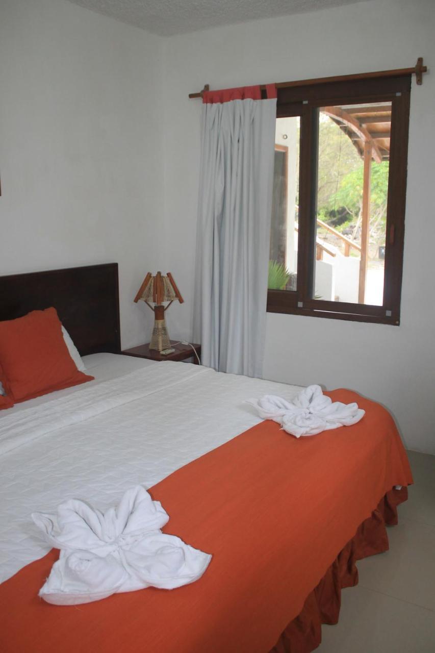 Hostal La Gran Tortuga Puerto Villamil Ngoại thất bức ảnh
