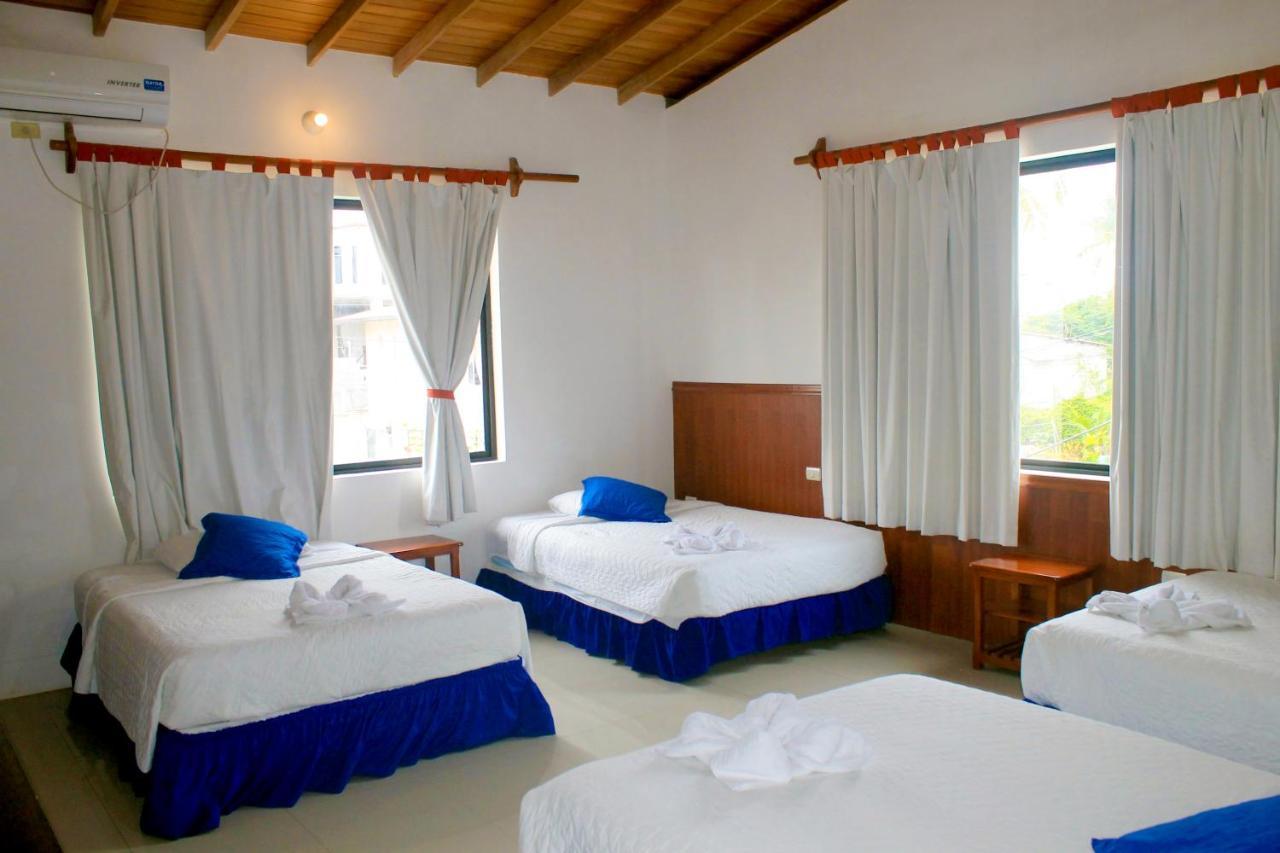 Hostal La Gran Tortuga Puerto Villamil Ngoại thất bức ảnh