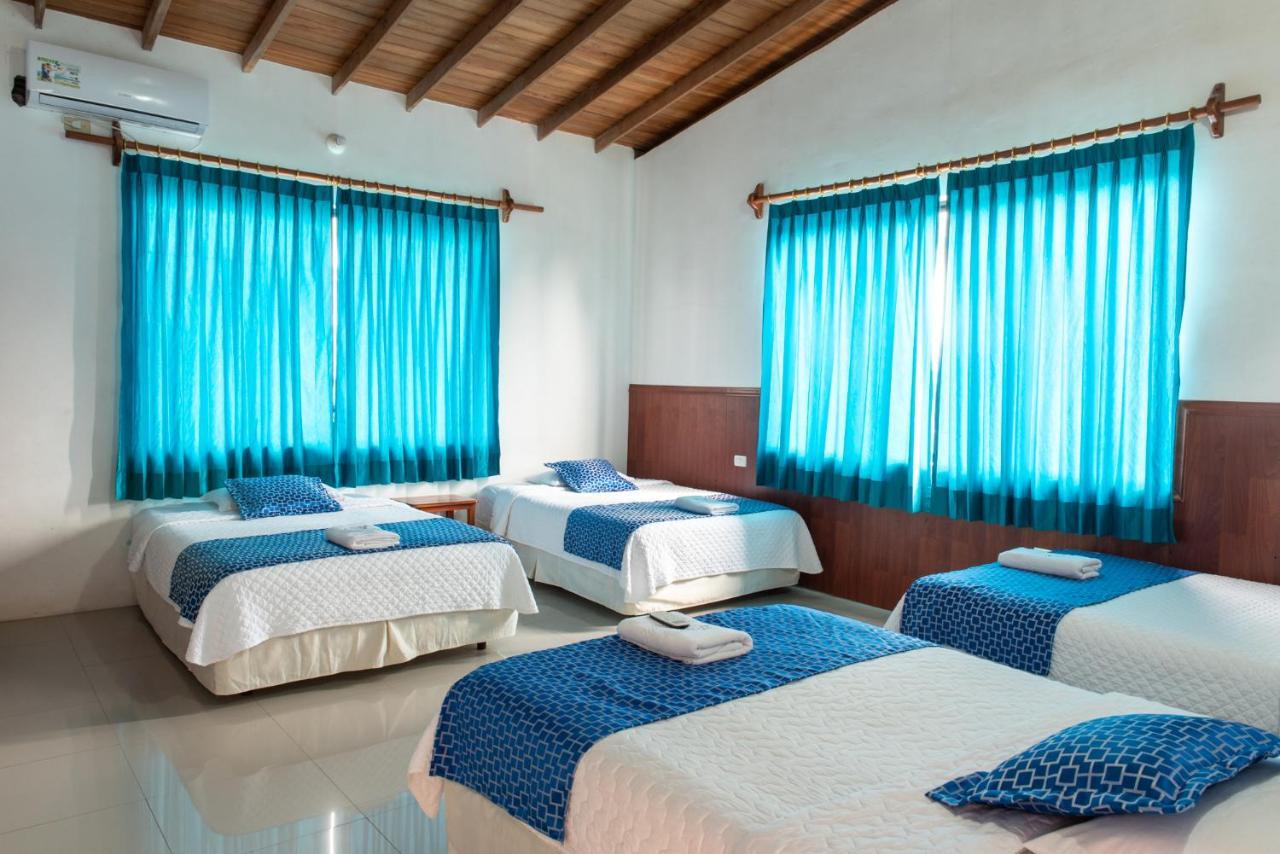 Hostal La Gran Tortuga Puerto Villamil Ngoại thất bức ảnh