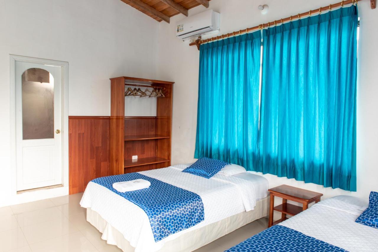 Hostal La Gran Tortuga Puerto Villamil Ngoại thất bức ảnh
